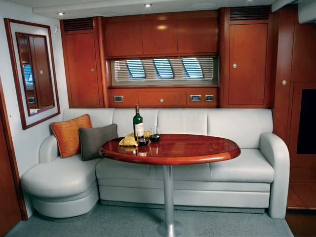 https://www.etiquettecruises.com/wp-content/uploads/2019/09/Yacht_interior.jpg